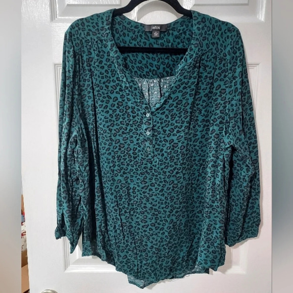 Ellos Evergreen Animal Print Notch Neck Henley Tunic in Size 24 - Picture 2 of 15